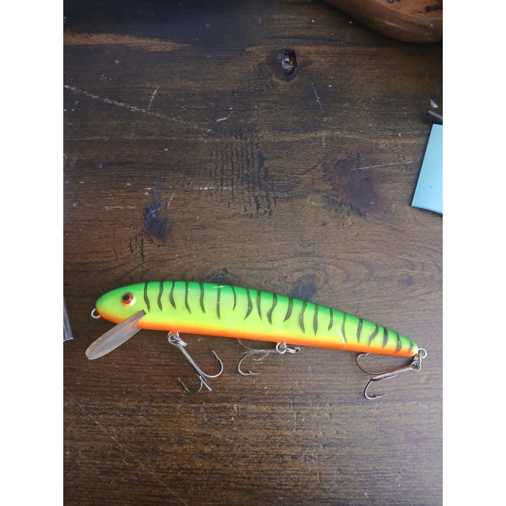 Vintage Grandma Orange Yellow Green Fishing Lure Jerkbait Crankbait 3 Hooks